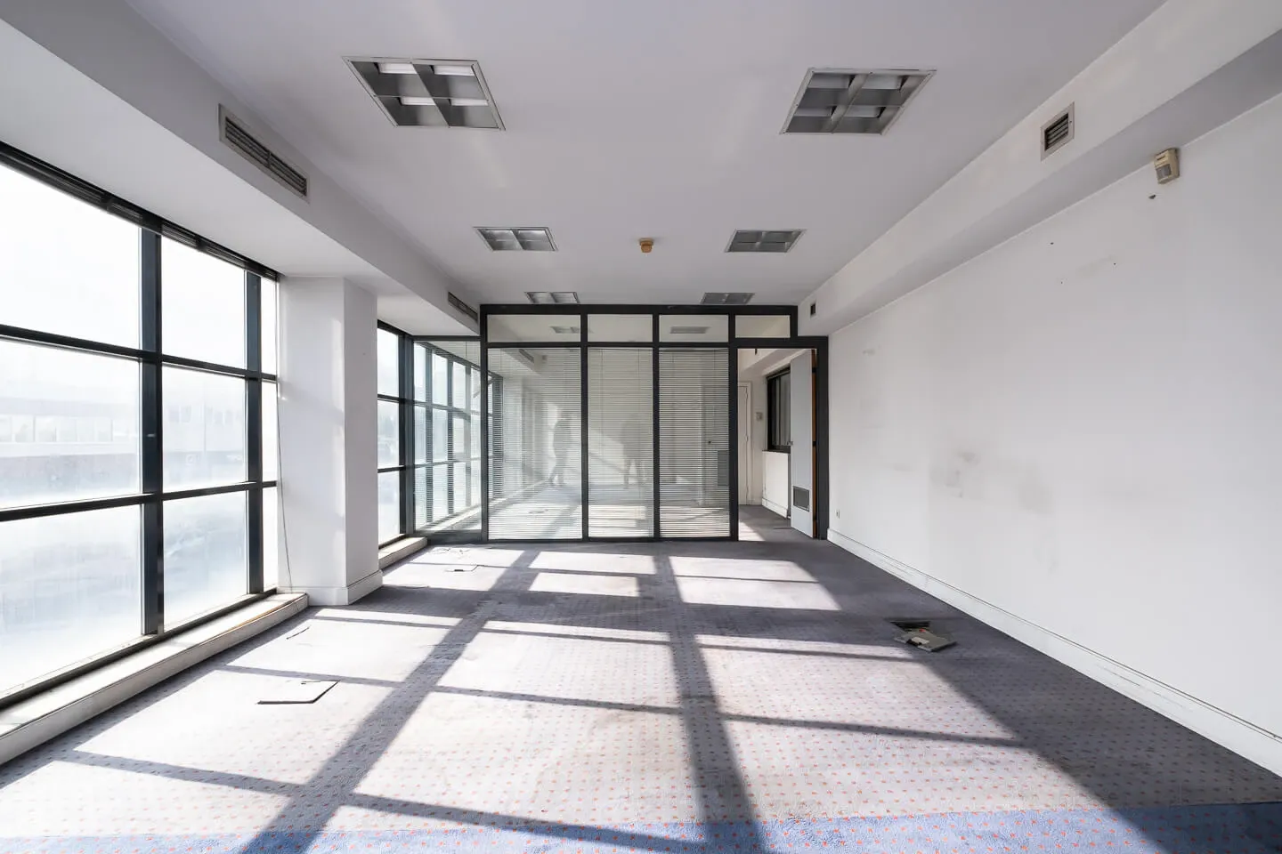 Center office buildings 2.230 sq.m, for rent - photo 1 of 6