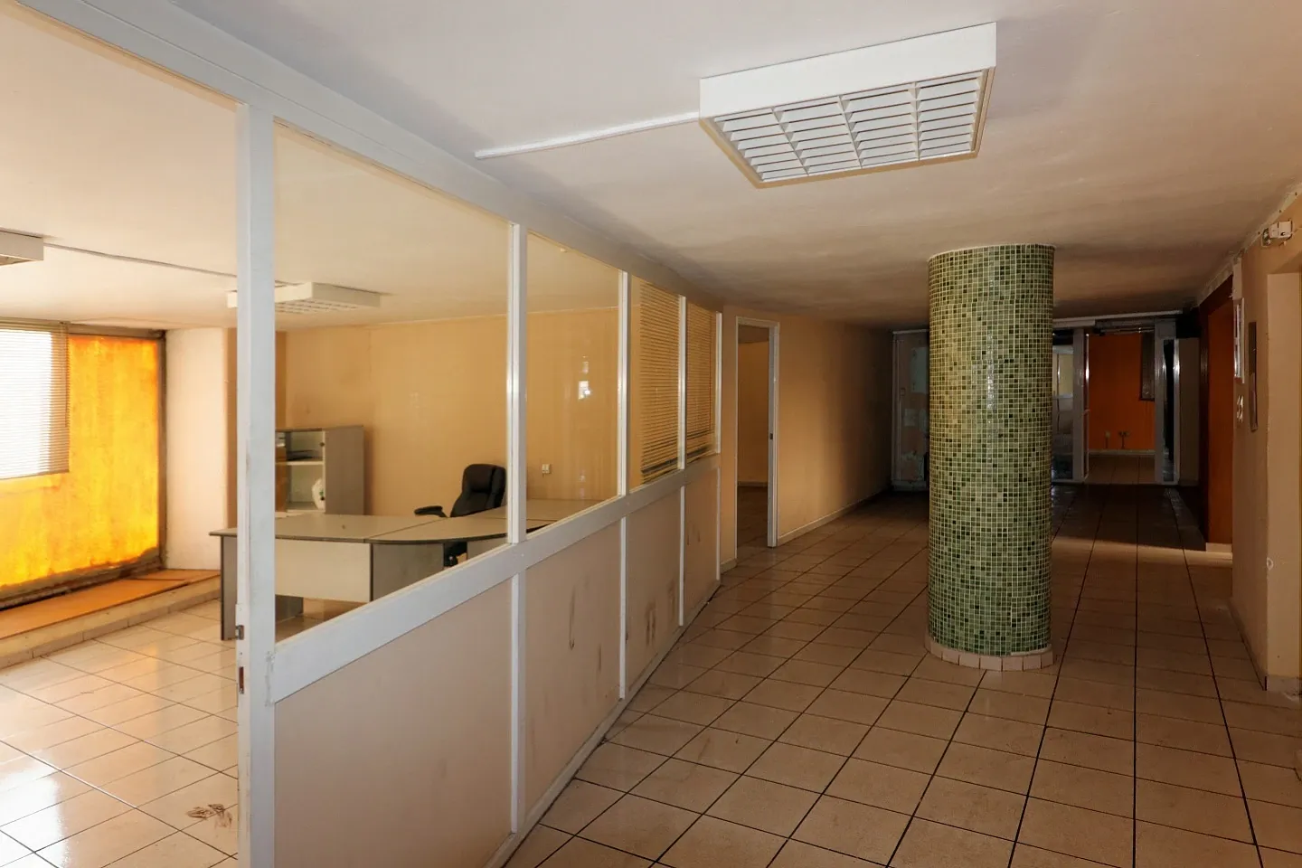Chaidari office buildings 1.850 sq.m, for rent - photo 1 of 4