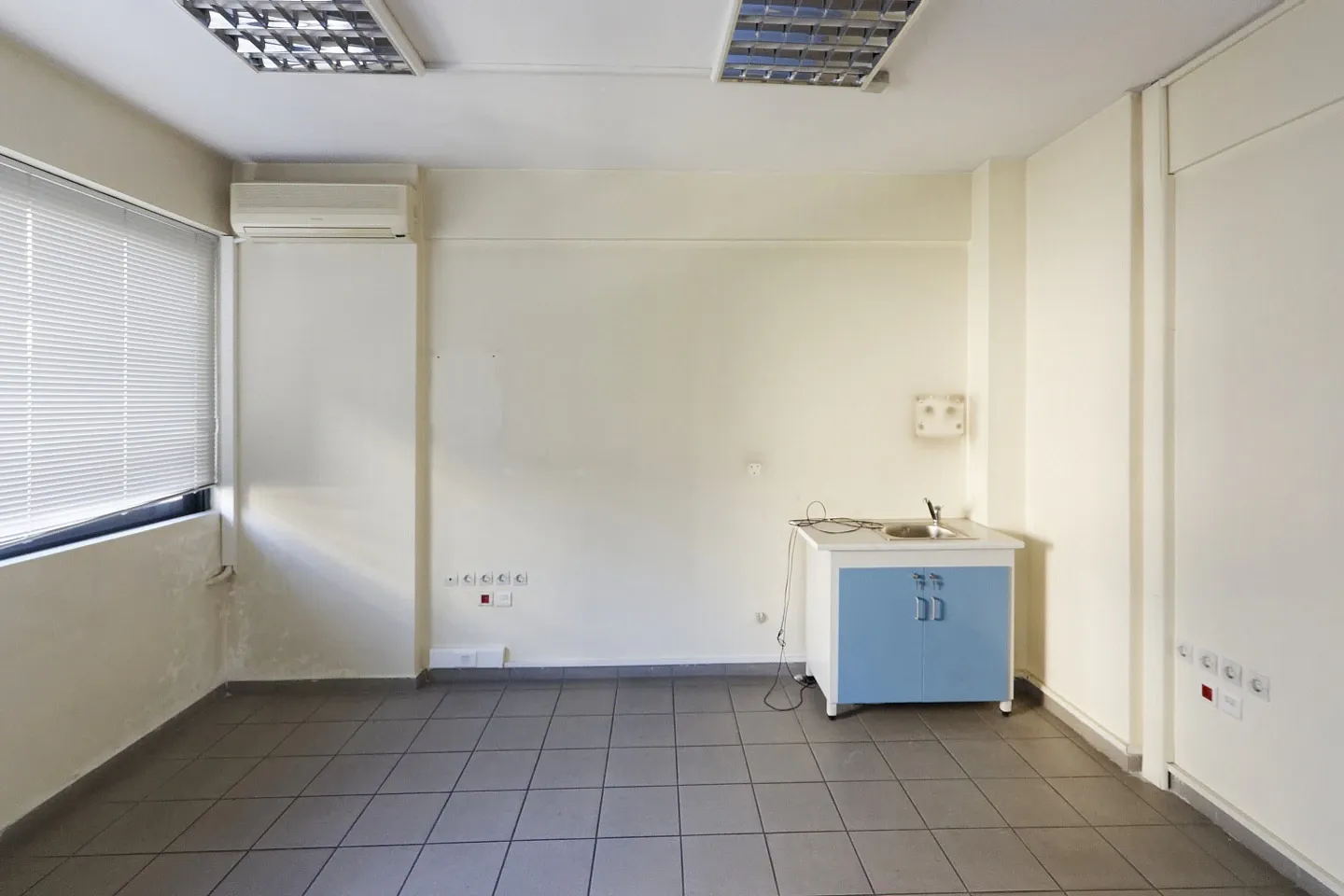 Neo Phychiko office buildings 940 sq.m, for rent - photo 1 of 3