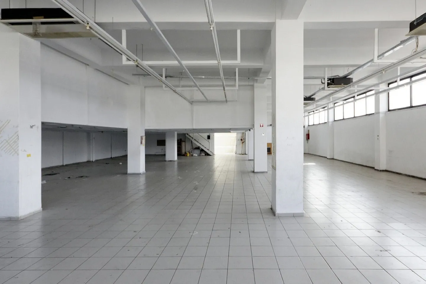 Metamorfosi office buildings 1.100 sq.m, for rent - photo 1 of 2