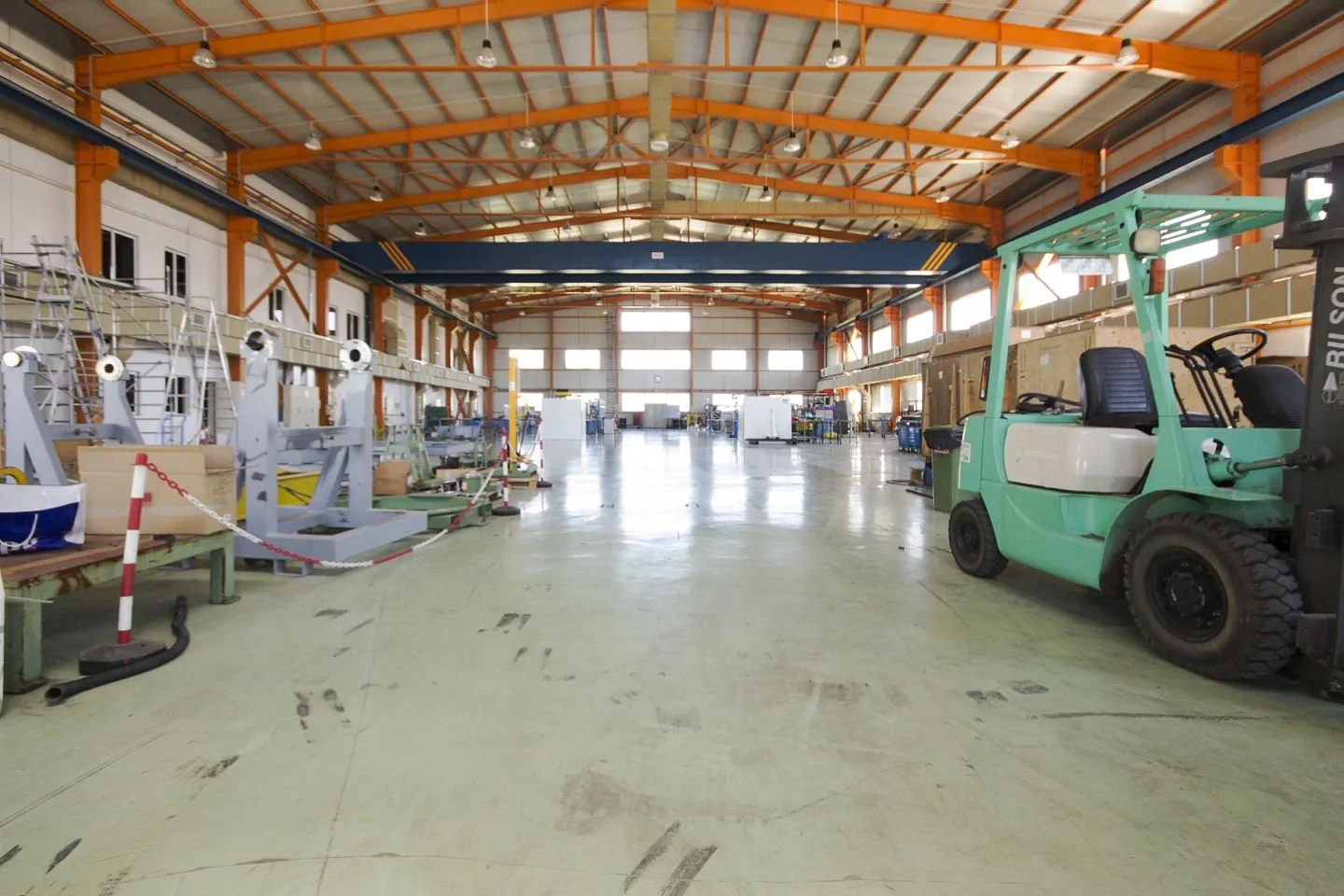 Mandra industrial warehouse 2.000 sq.m, for rent - photo 1 of 2