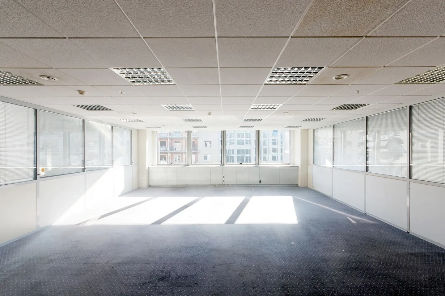 Ampelokipi office 900 sq.m, for rent - photo 1 of 3
