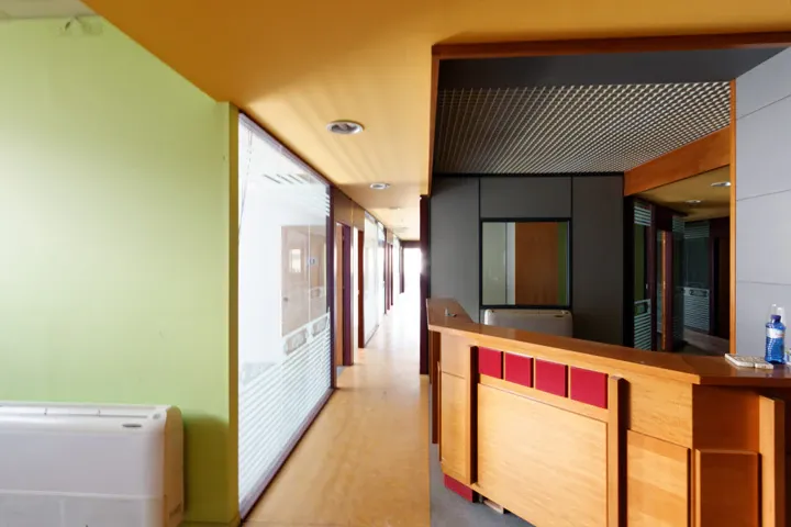 Metamorfosi building 800 sq.m, for rent - photo 1 of 11