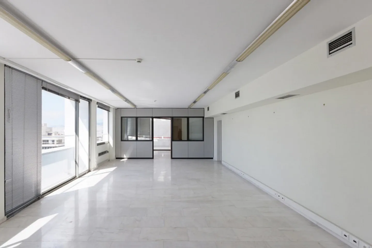 Nea Smyrni office buildings 2.557 sq.m, for rent - photo 1 of 9