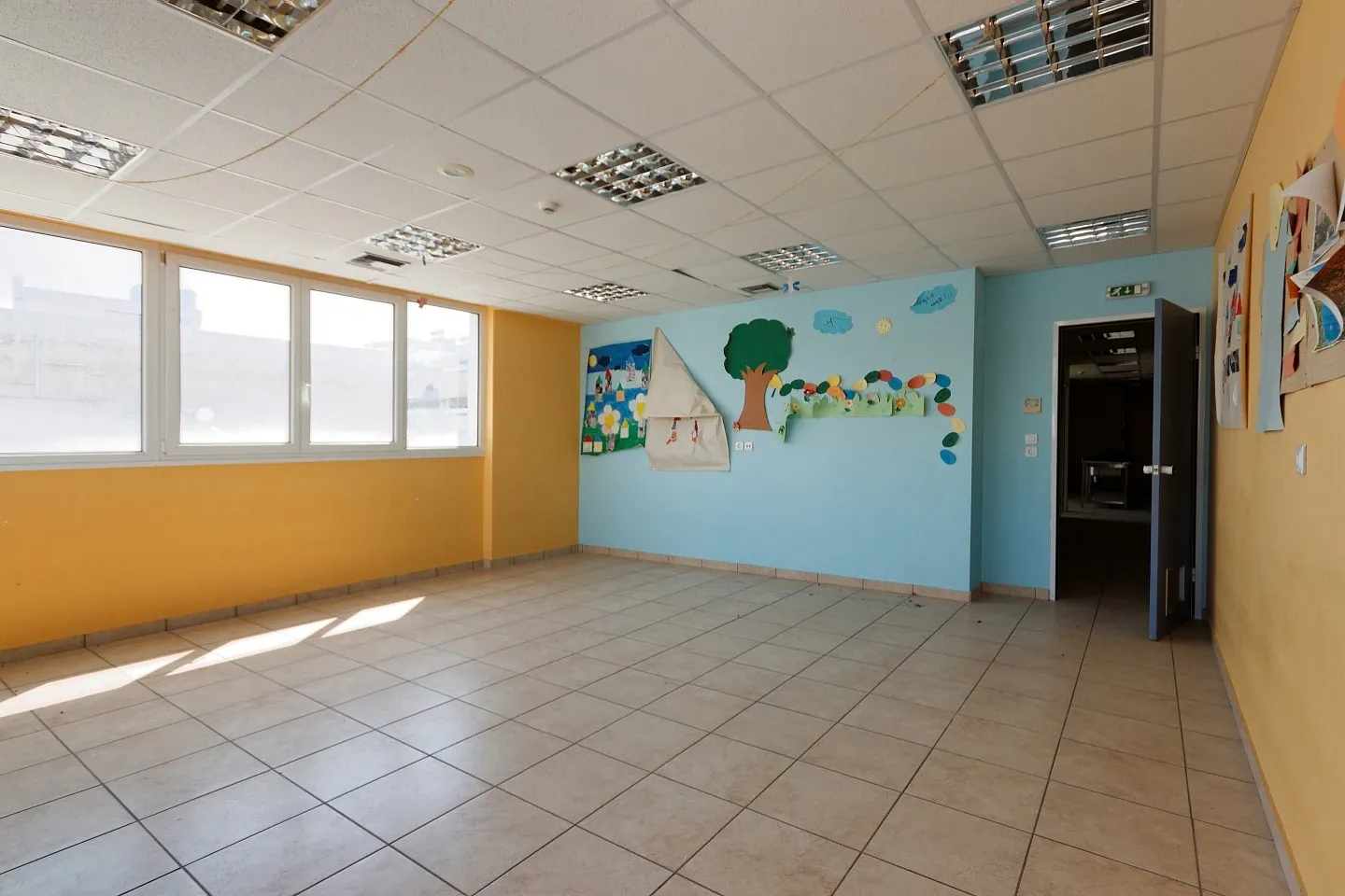 Keratsini office 300 sq.m, for rent - photo 1 of 5