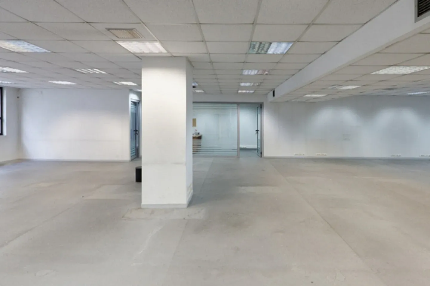Ampelokipi office 360 sq.m, for rent - photo 1 of 2