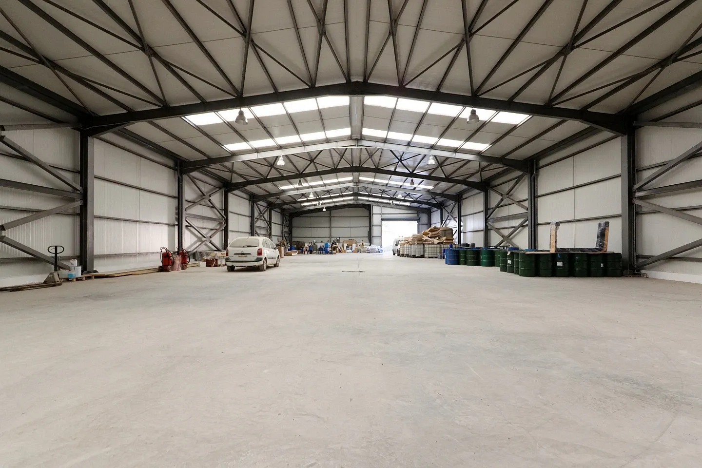 West Attica industrial warehouse 2.200 sq.m, for sale - photo 1 of 2