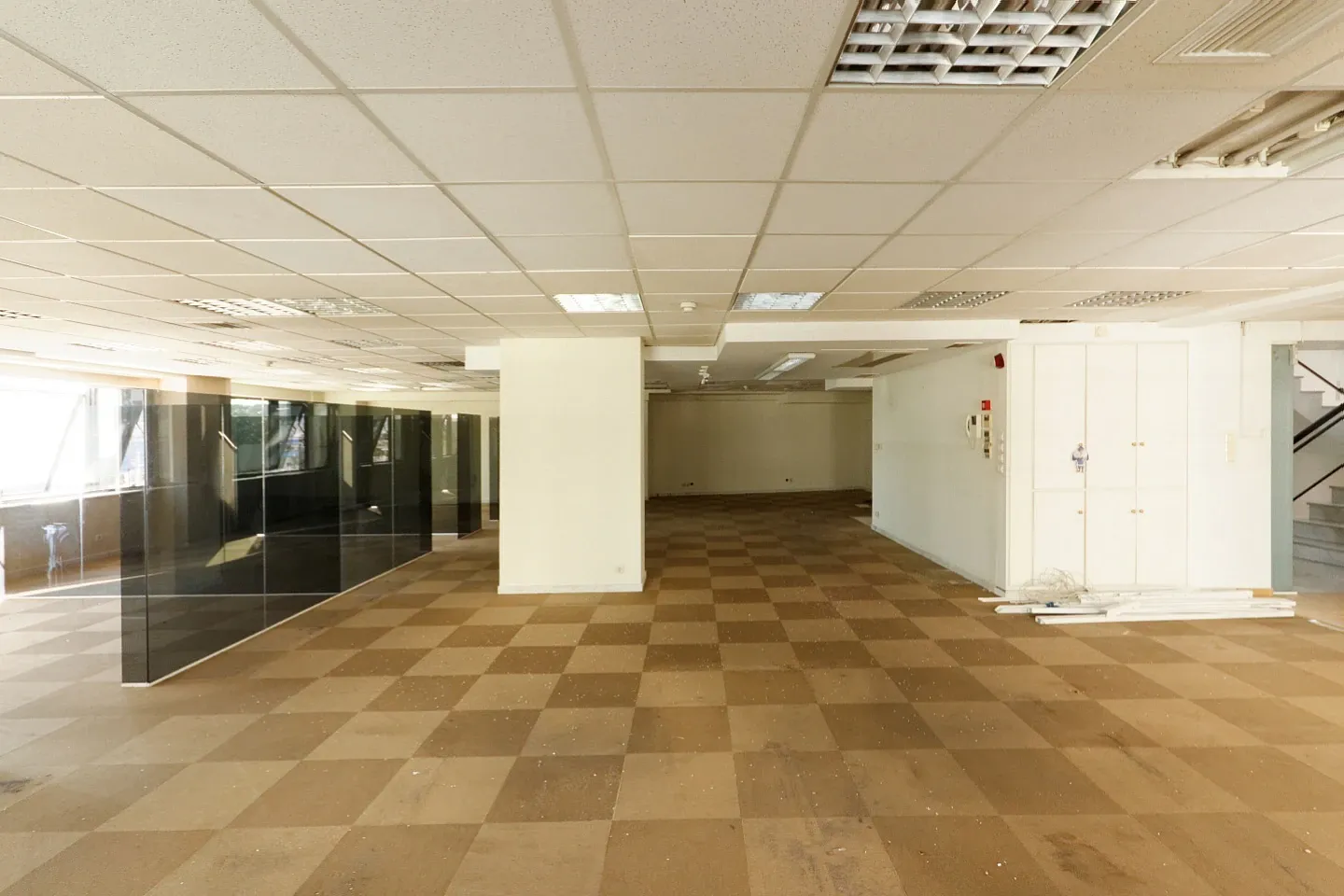Center Port office 840 sq.m, for rent - photo 1 of 2