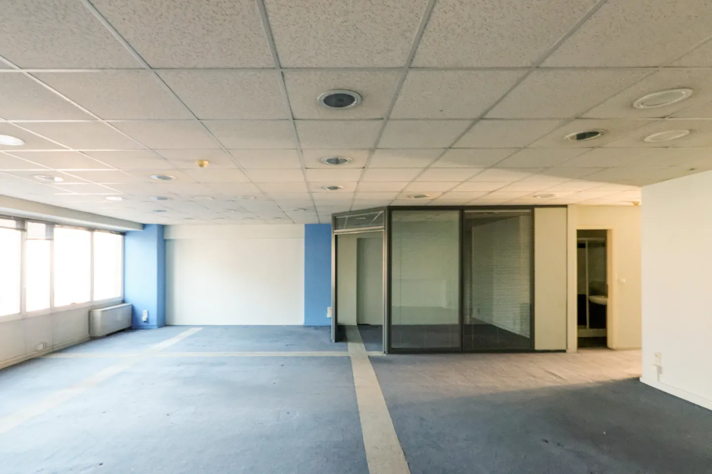 Center Port office 480 sq.m, for rent - photo 1 of 2