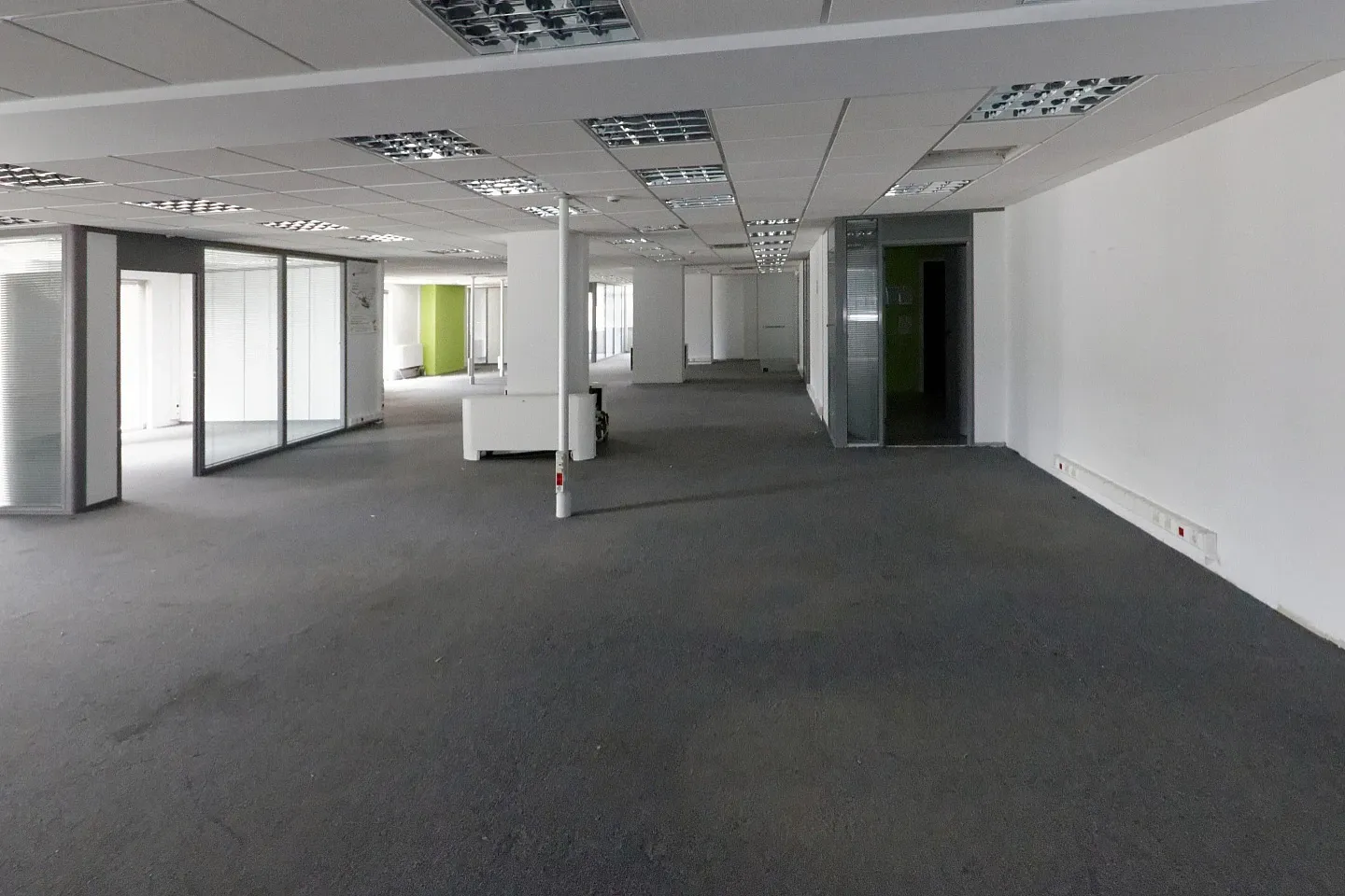 Marousi office 725 sq.m, for rent - photo 1 of 2