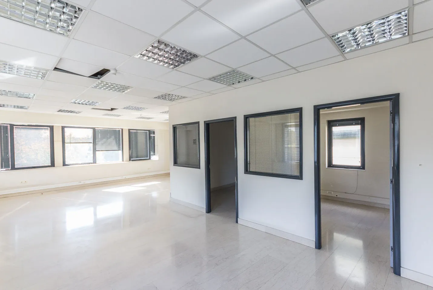 Marousi building 1.000 sq.m, for rent - photo 1 of 11