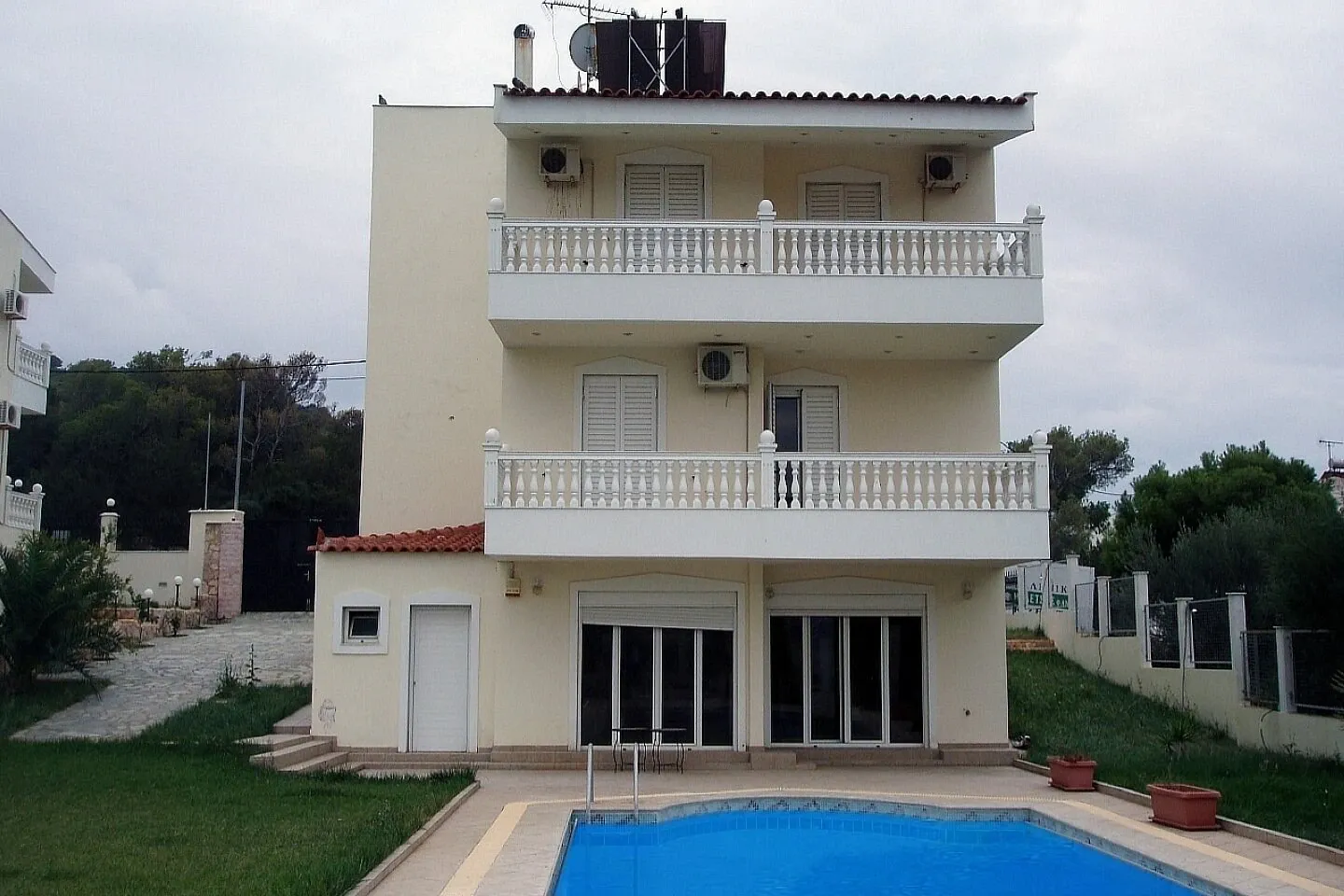 Keratea maisonette 250 sq.m, for sale - photo 1 of 8