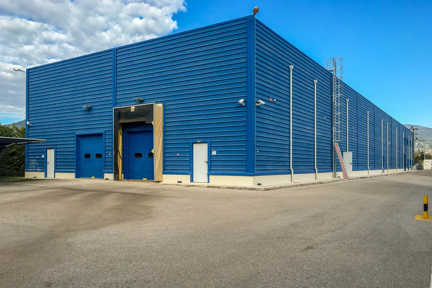 Attica warehouse logistics 1.920 sq.m, for rent - photo 1 of 5