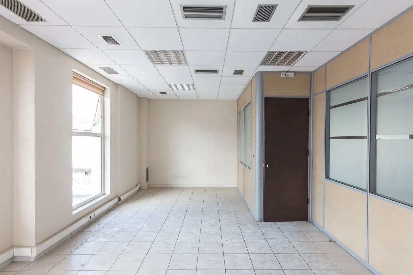 New Irakleio office 250 sq.m, for rent - photo 1 of 11