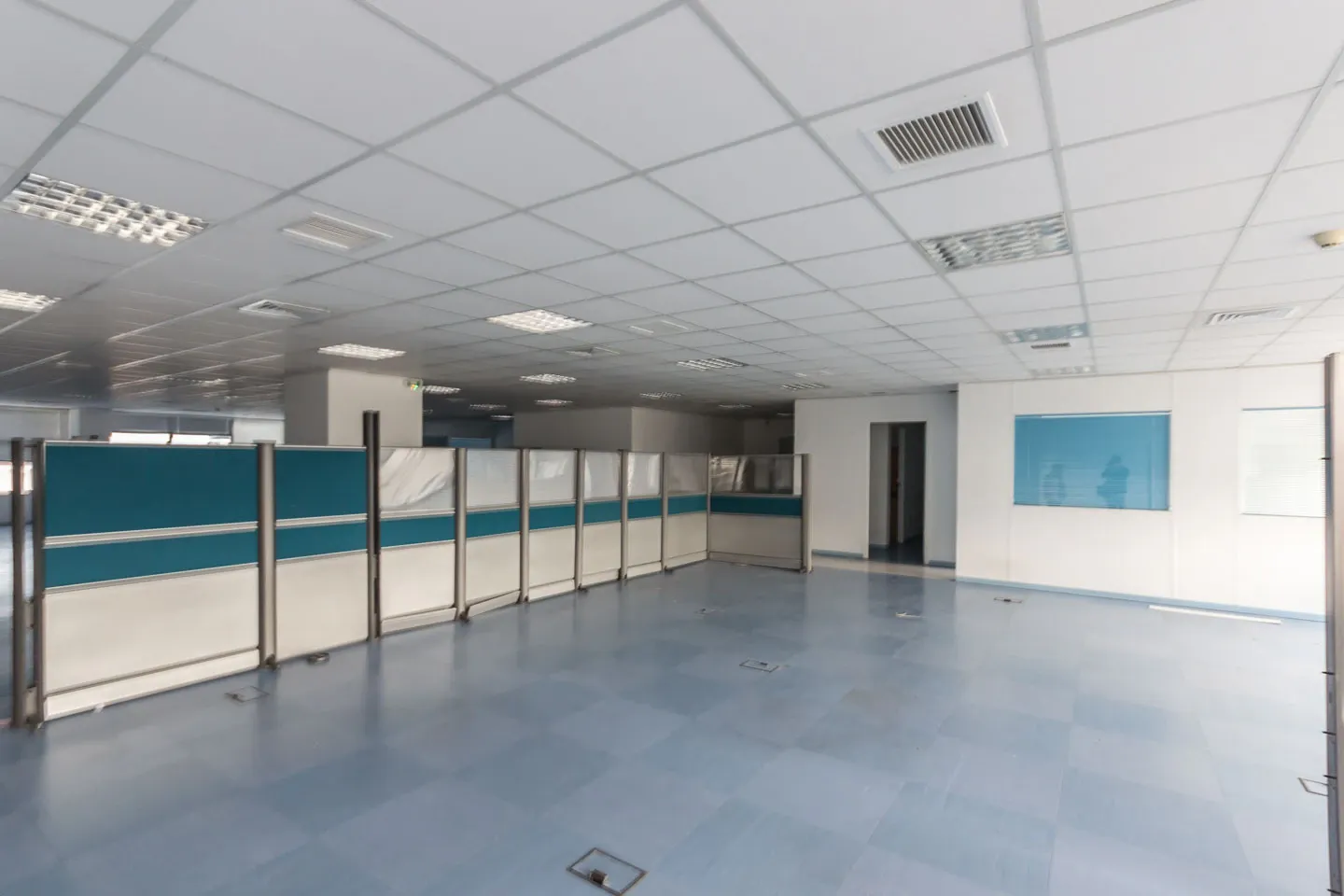 New Irakleio office 1.260 sq.m, for rent - photo 1 of 4