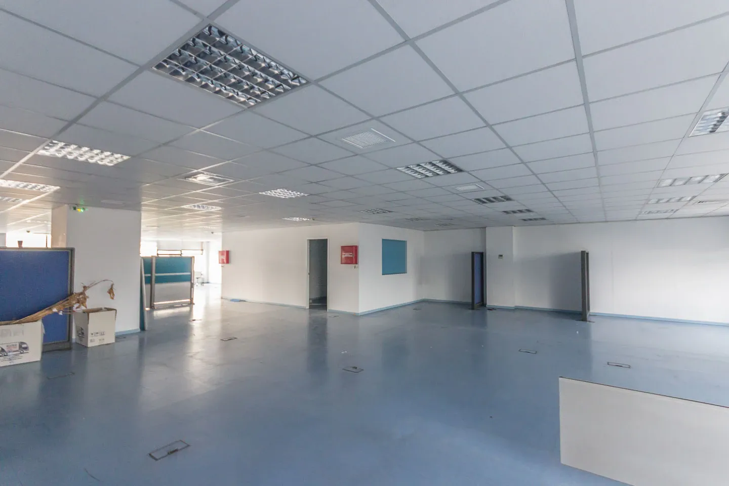 New Irakleio office 450 sq.m, for rent - photo 1 of 4