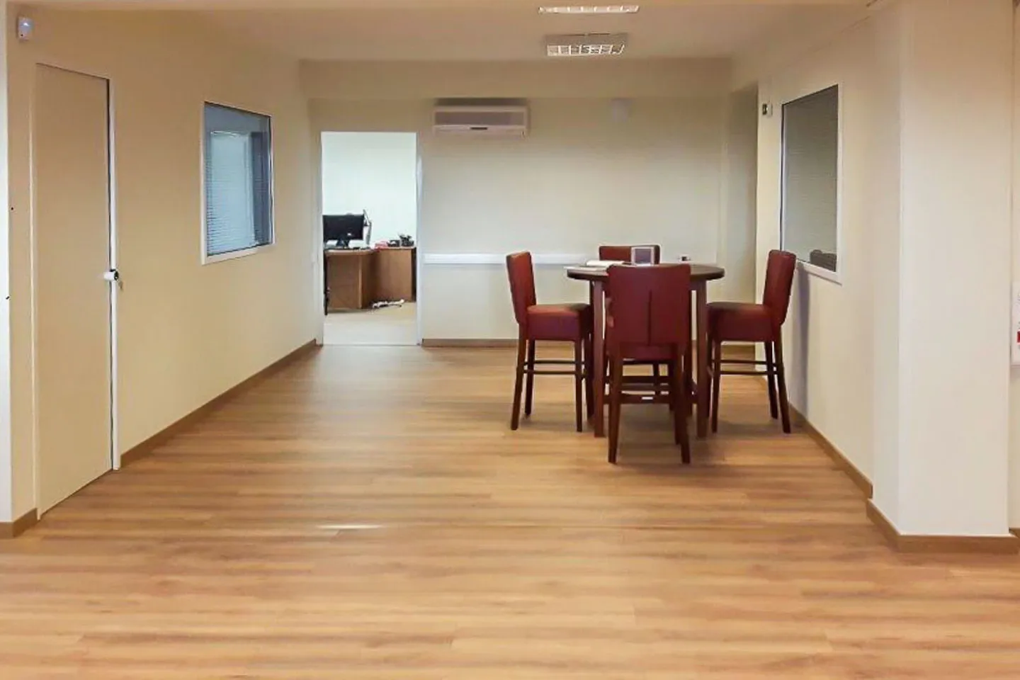 Metamorfosi office 590 sq.m, for rent - photo 1 of 6