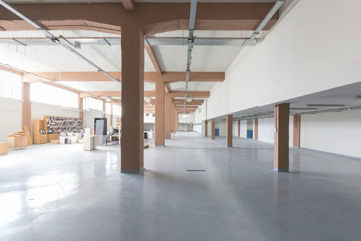 Kifisia-Down industrial warehouse 1.500 sq.m, for rent - photo 1 of 12