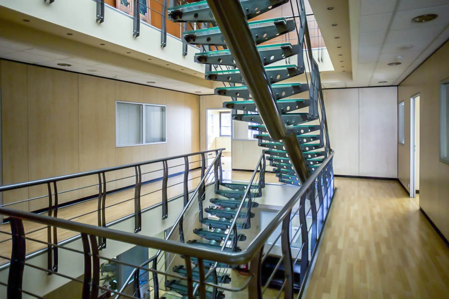 Kifissia office 1.400 sq.m, for rent - photo 1 of 11