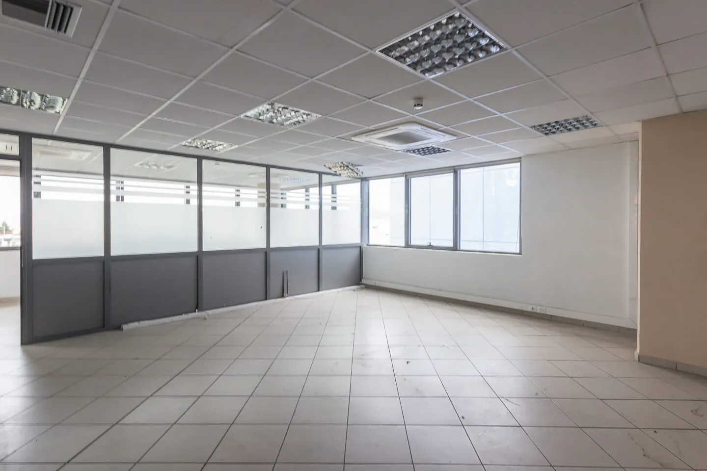Agia Paraskevi office 1.846 sq.m, for rent - photo 1 of 10