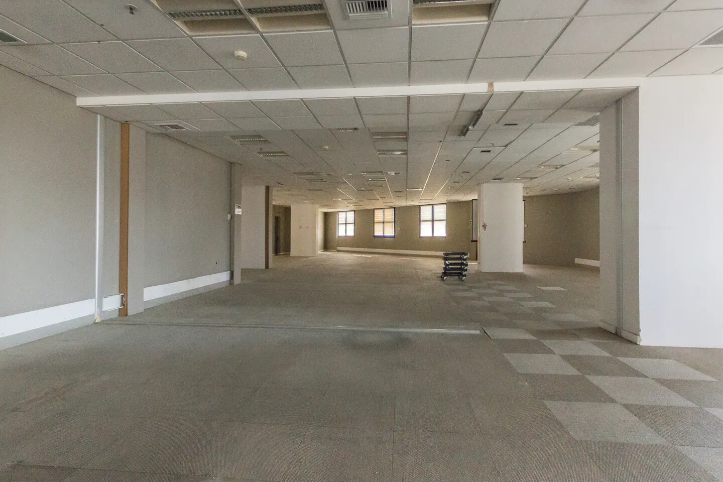 Kallithea office 600 sq.m, for rent - photo 1 of 3