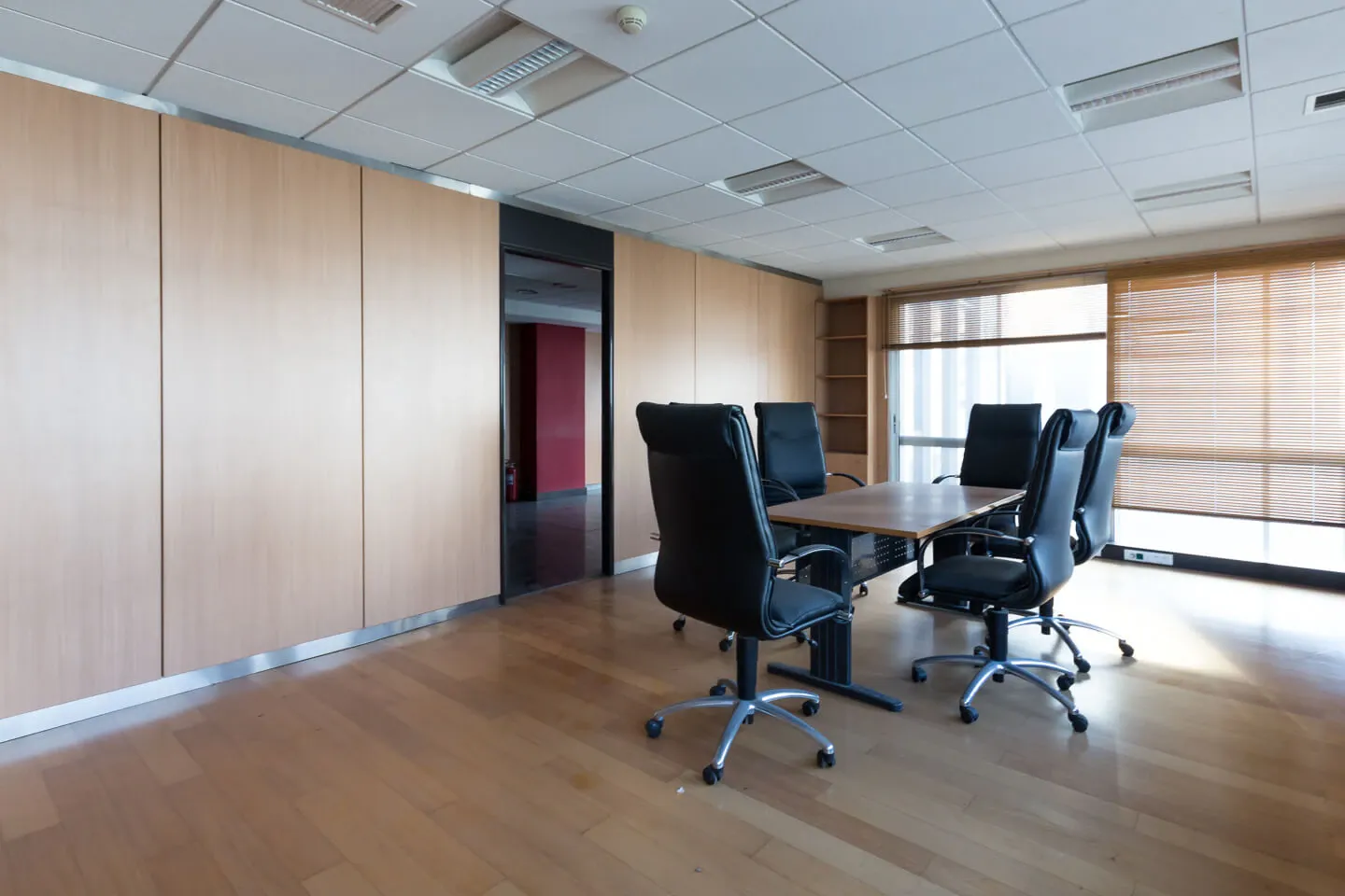 Center Omonia office 1.300 sq.m, for rent - photo 1 of 13