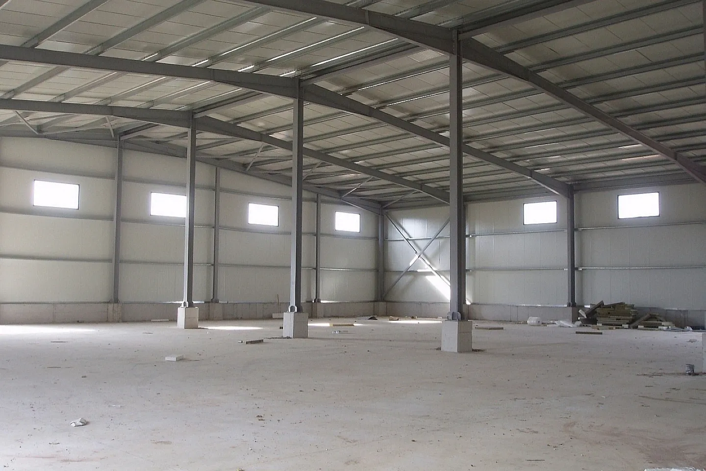 Koropi warehouse logistics 1.300 sq.m, for rent - photo 1 of 3