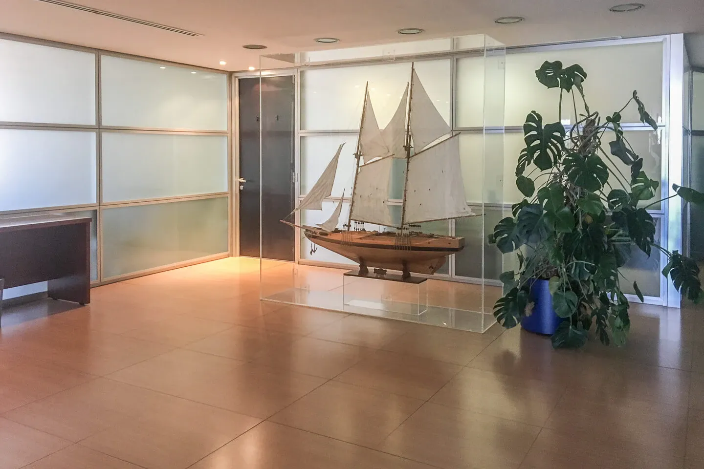 Glyfada office 828 sq.m, for rent - photo 1 of 5