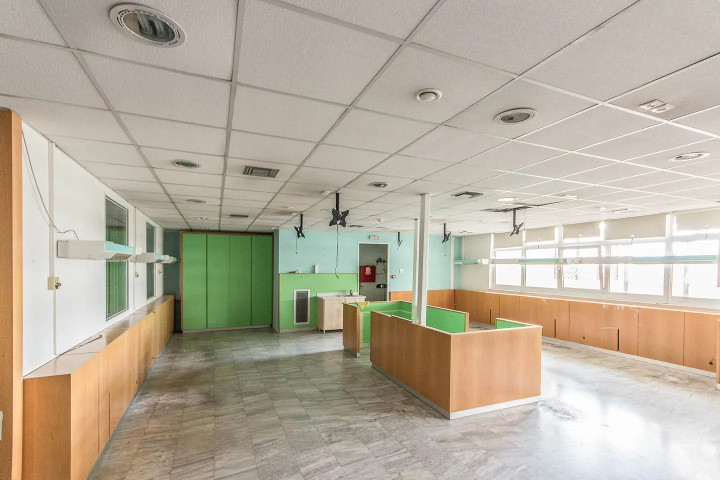 Metamorfosi industrial space 2.700 sq.m, for sale - photo 1 of 4