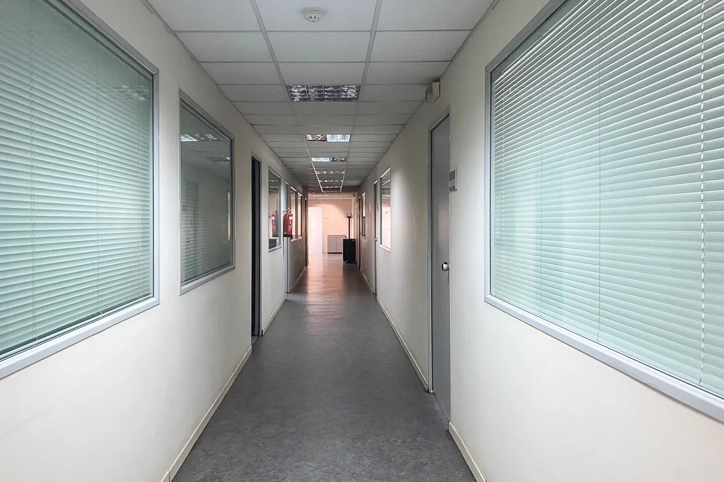 Center Syndagma office 1.300 sq.m, for rent - photo 1 of 3