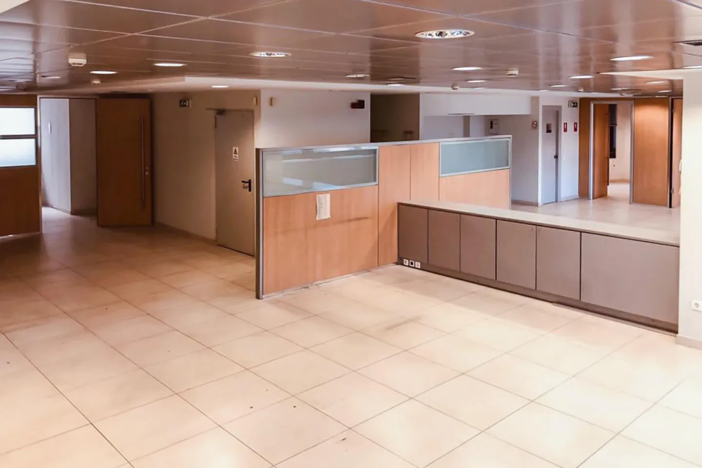 Kolonaki building 2.736 sq.m, for rent - photo 1 of 2