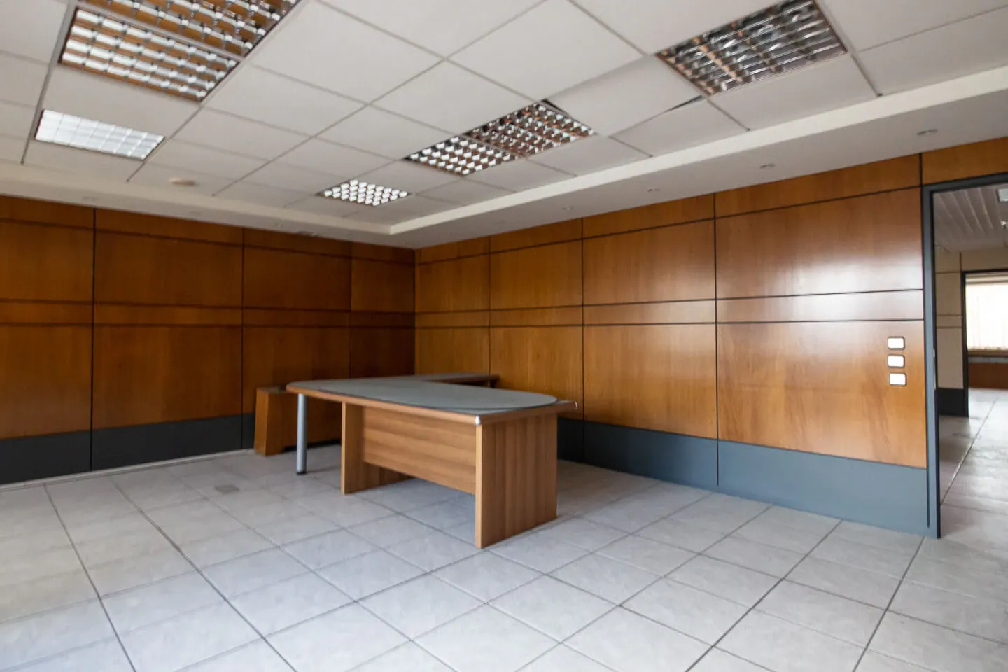 Marousi building 5.823 sq.m, for rent - photo 1 of 6