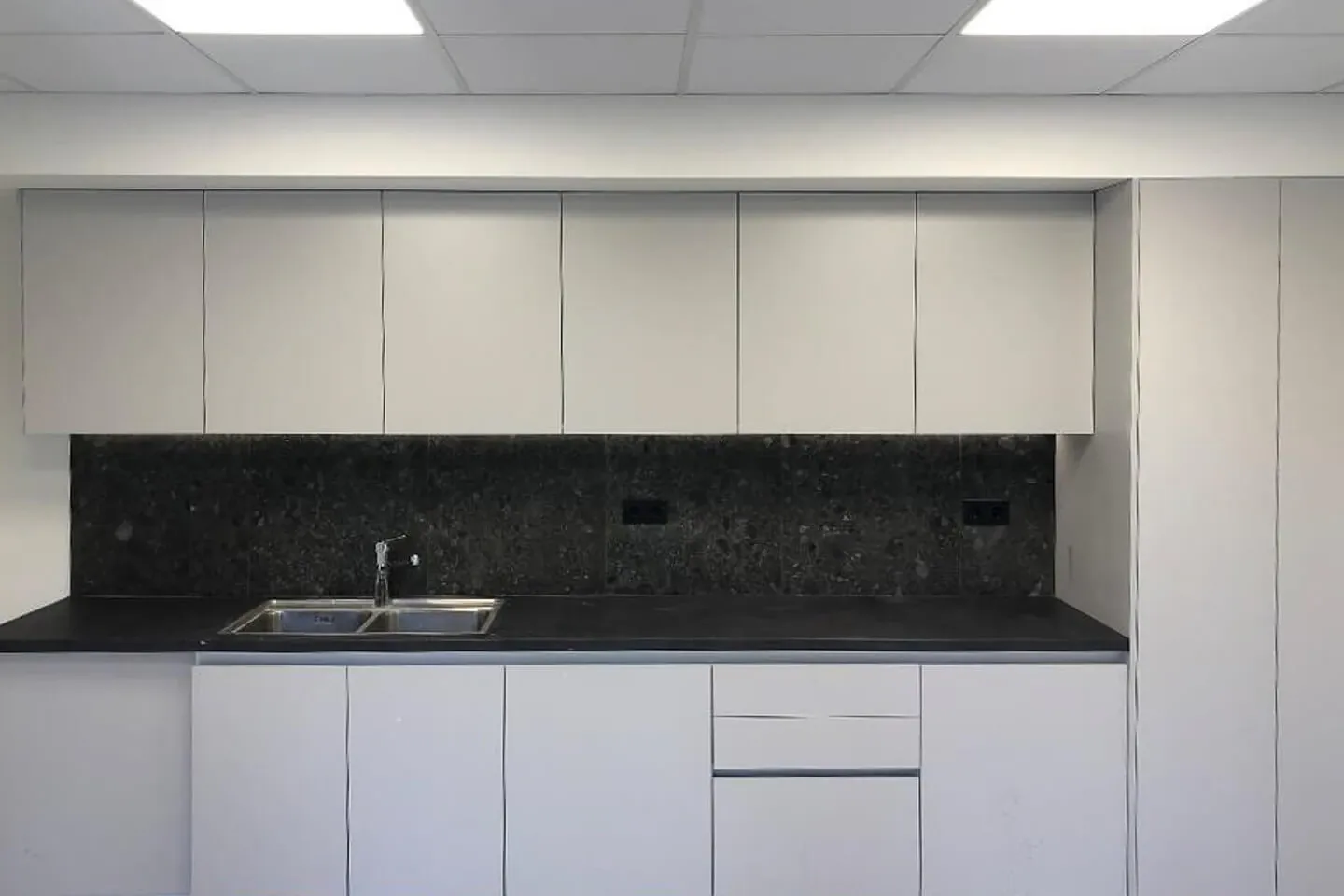 Marousi office 948 sq.m, for rent - photo 1 of 6