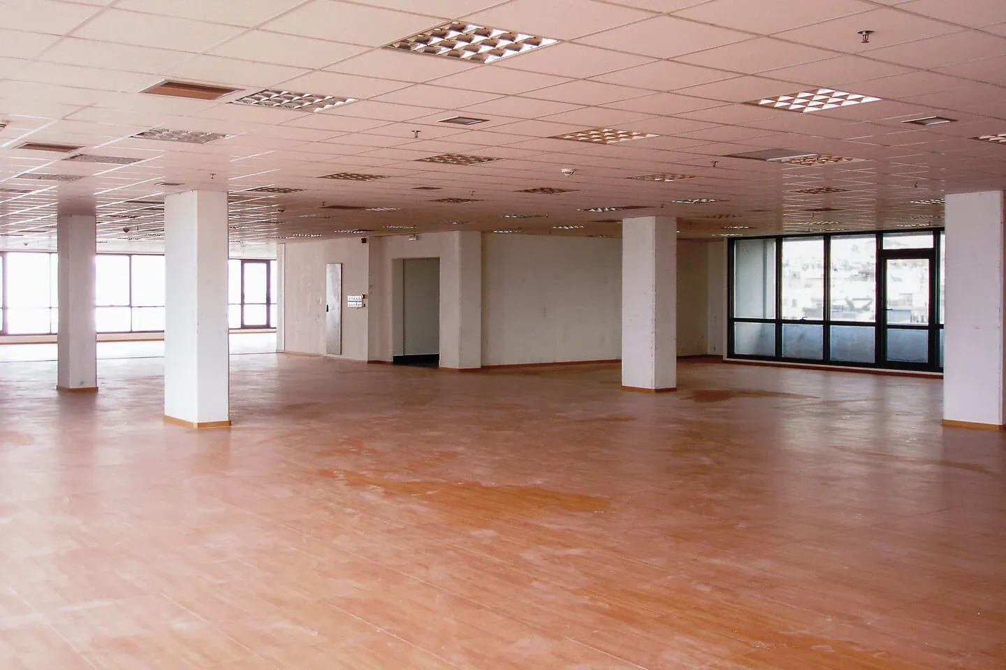 Sepolia building 5.620 sq.m, for sale - photo 1 of 3