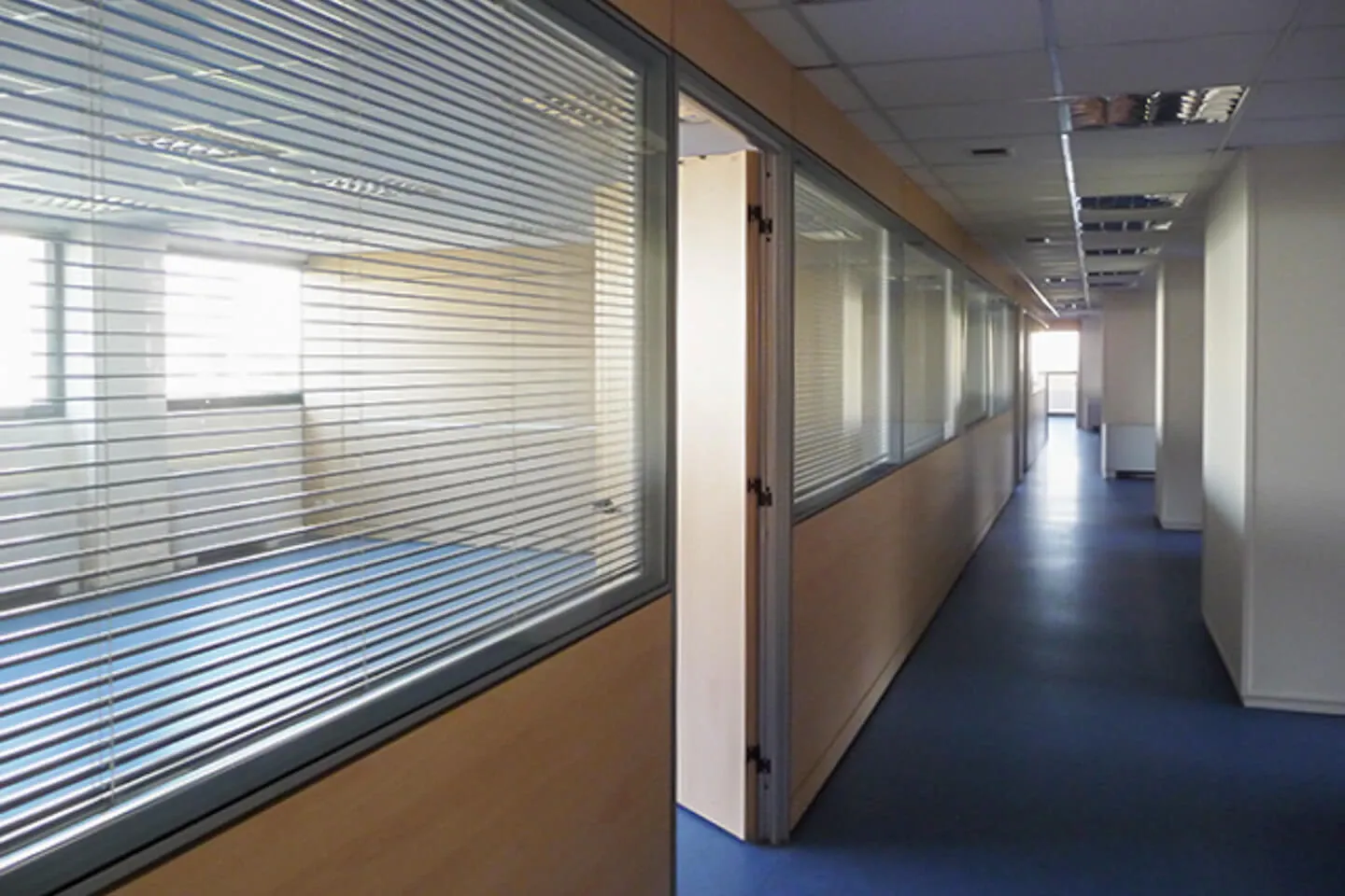 Alimos building 2.590 sq.m, for rent - photo 1 of 5