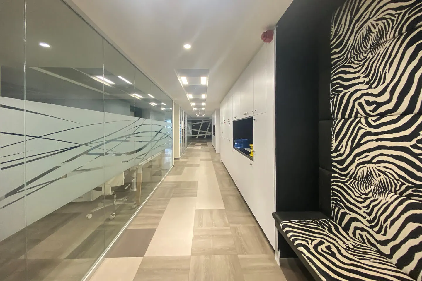 Ilisia building 2.643 sq.m, for rent - photo 1 of 6