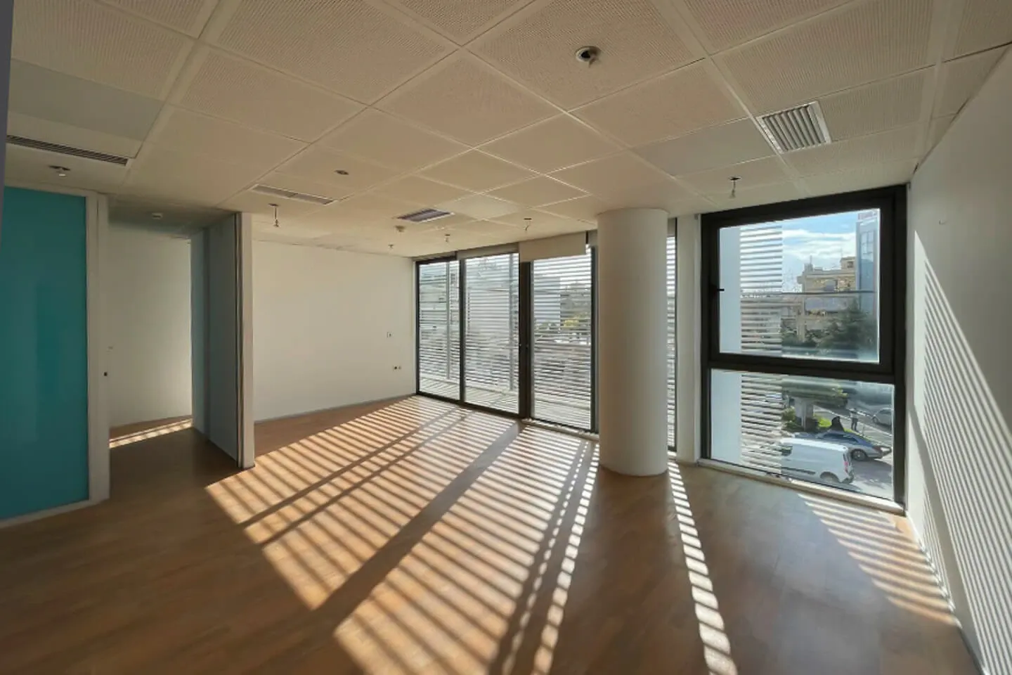 Chalandri building 1.482 sq.m, for rent - photo 1 of 5