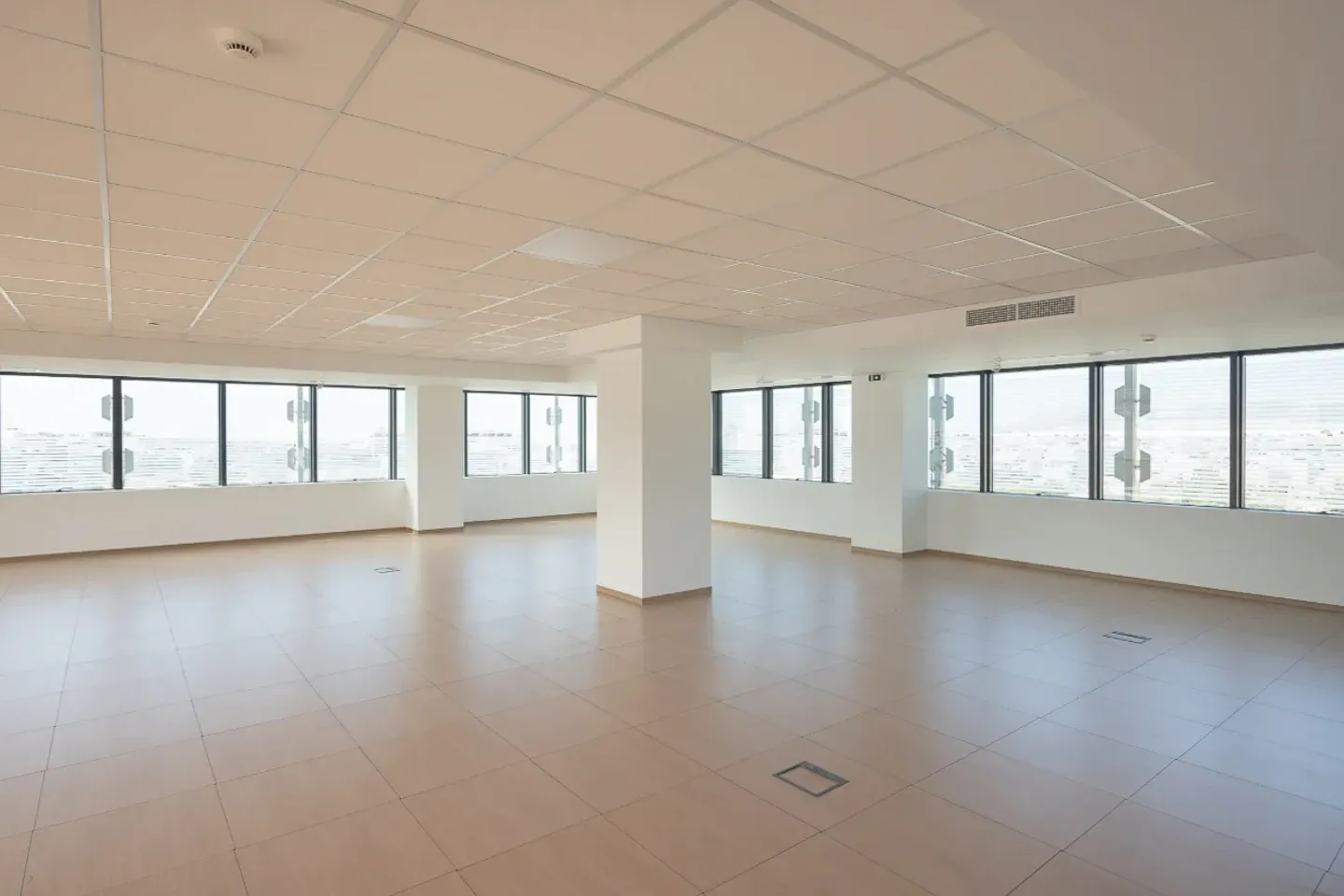 Nea Filadelfeia building 1.568 sq.m, for rent - photo 1 of 4
