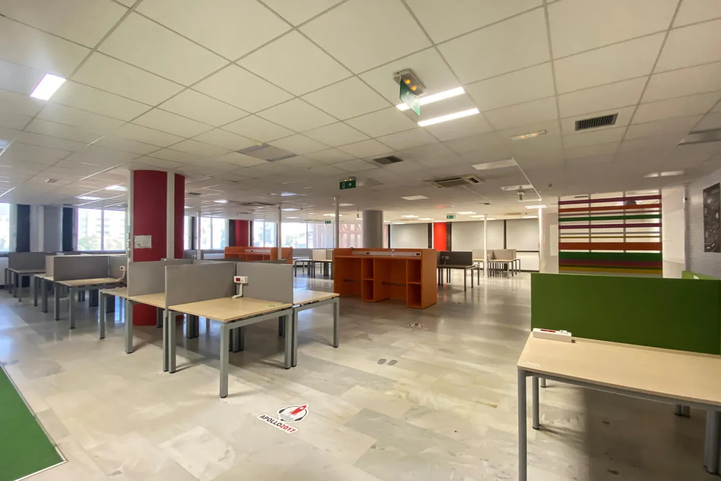 Piraias-Neo Faliro office 2.900 sq.m, for rent - photo 1 of 6