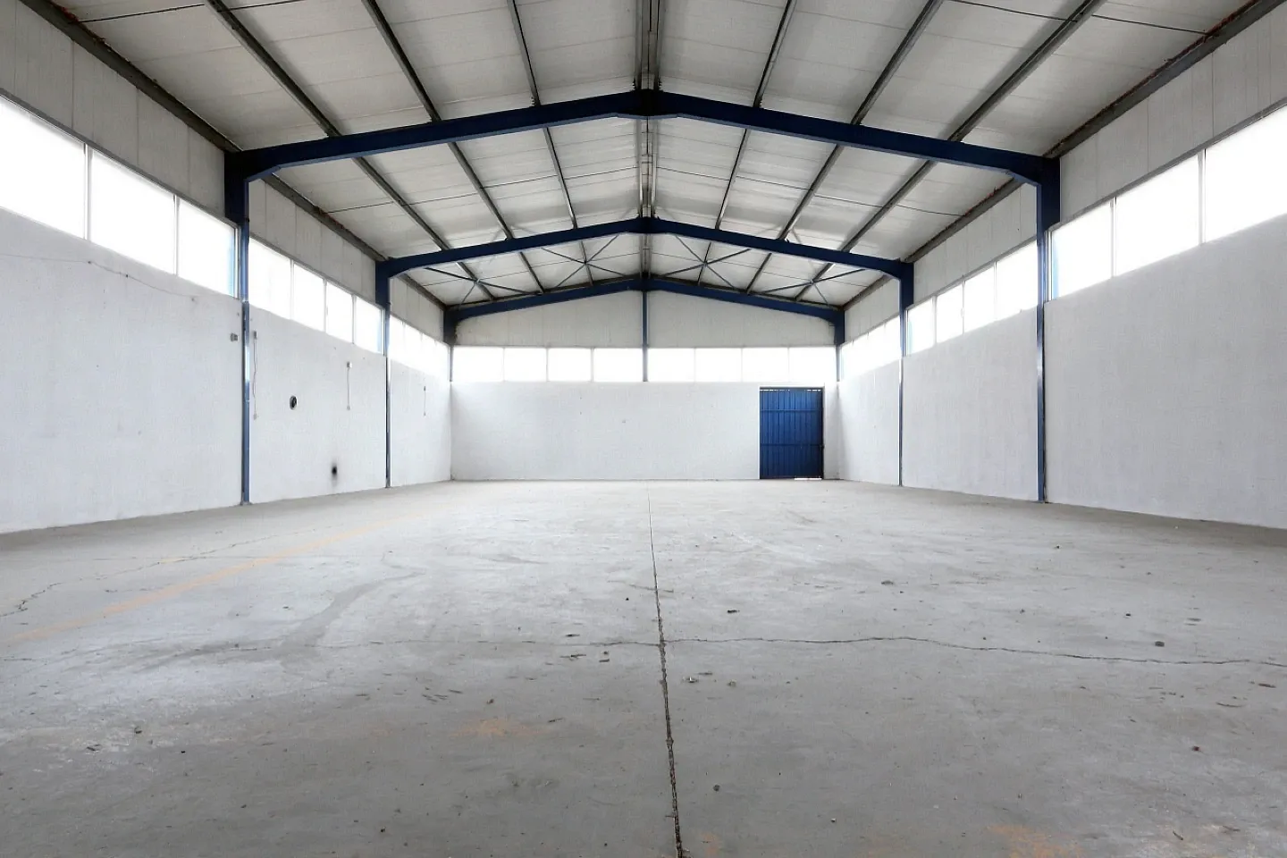 Acharnes-Menidi warehouse space 800 sq.m, for rent - photo 1 of 2