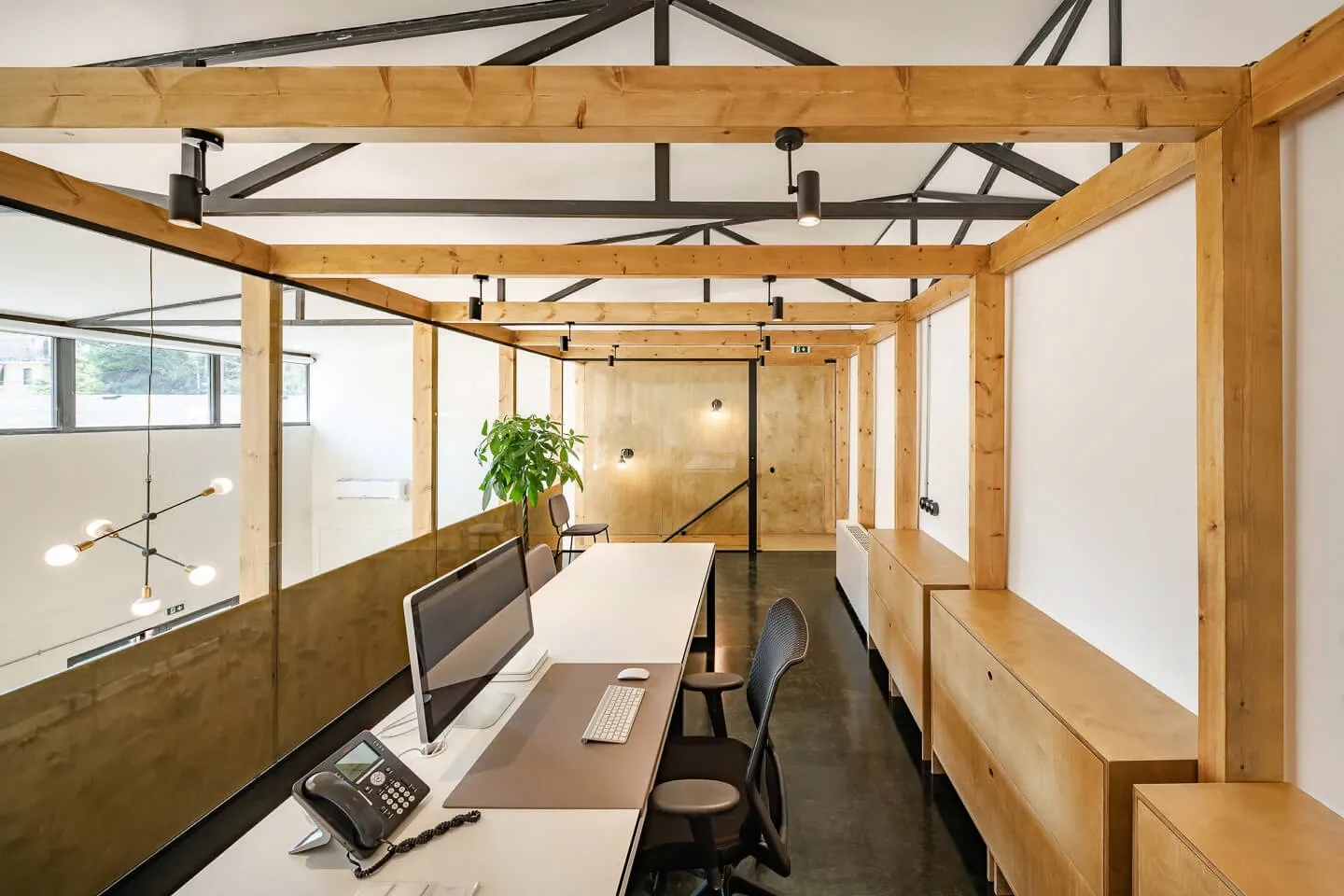 Attica building 1.280 sq.m, for rent - photo 1 of 9