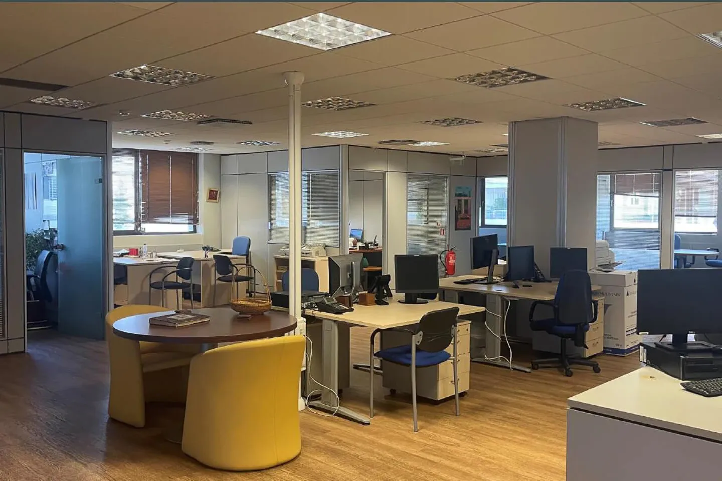 Marousi office 954 sq.m, for rent - photo 1 of 4