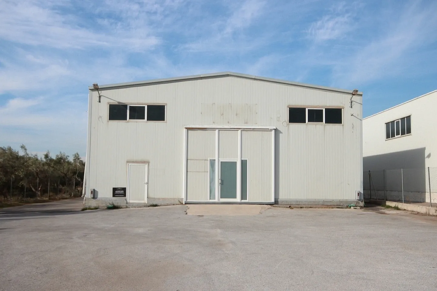 Acharnes-Menidi warehouse logistics 1.000 sq.m, for rent - photo 1 of 2