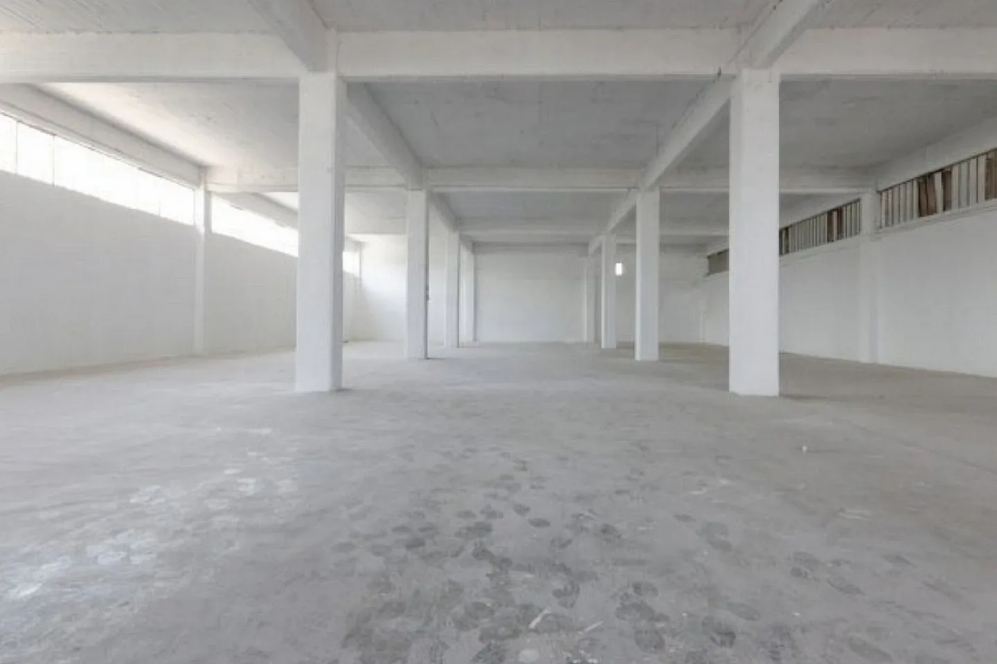 Industrial space 1000 sq.m Acharnes - photo 1 of 4