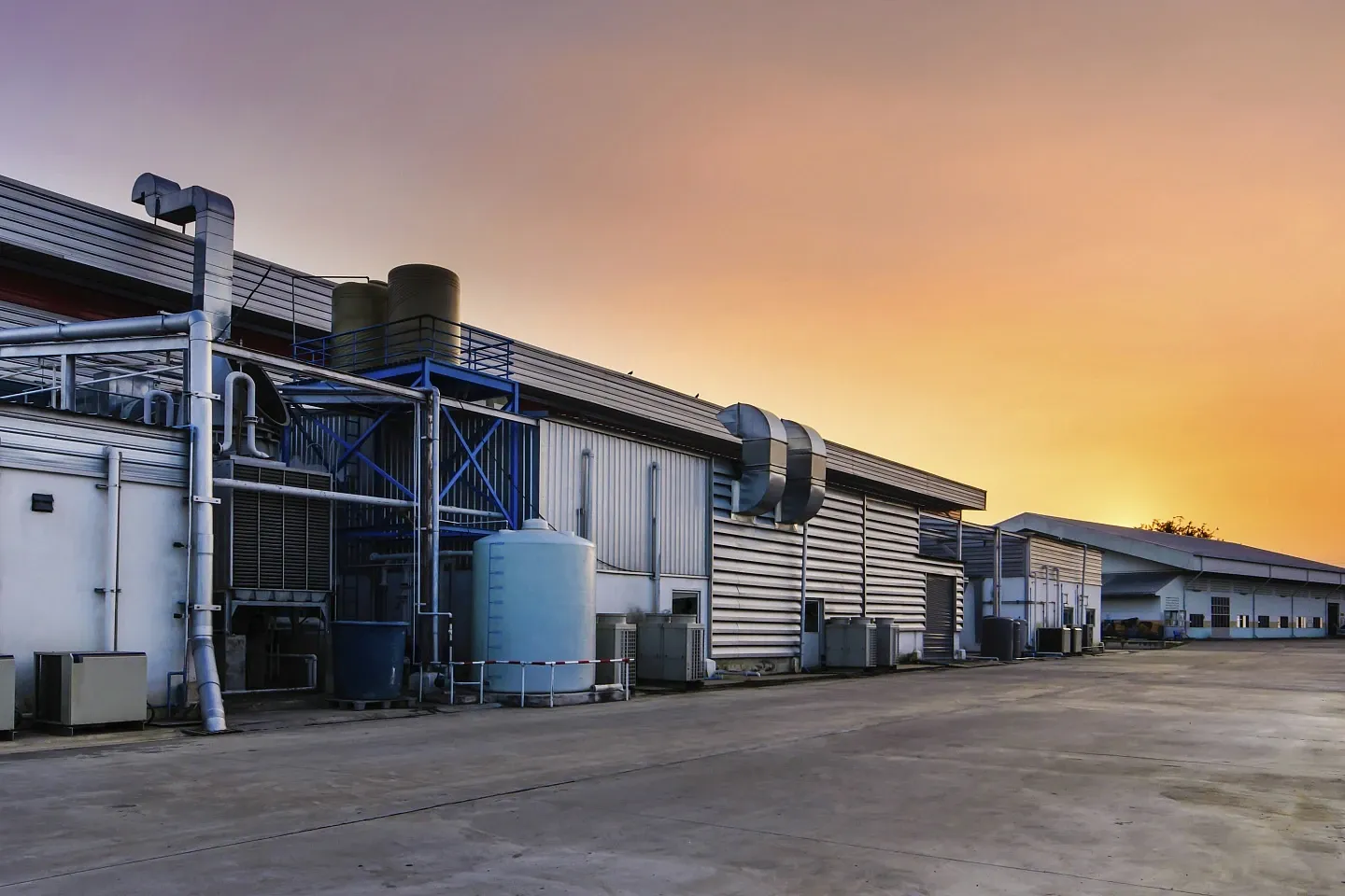 Kifisia-Down industrial warehouse 2.800 sq.m, for sale - photo 1 of 1