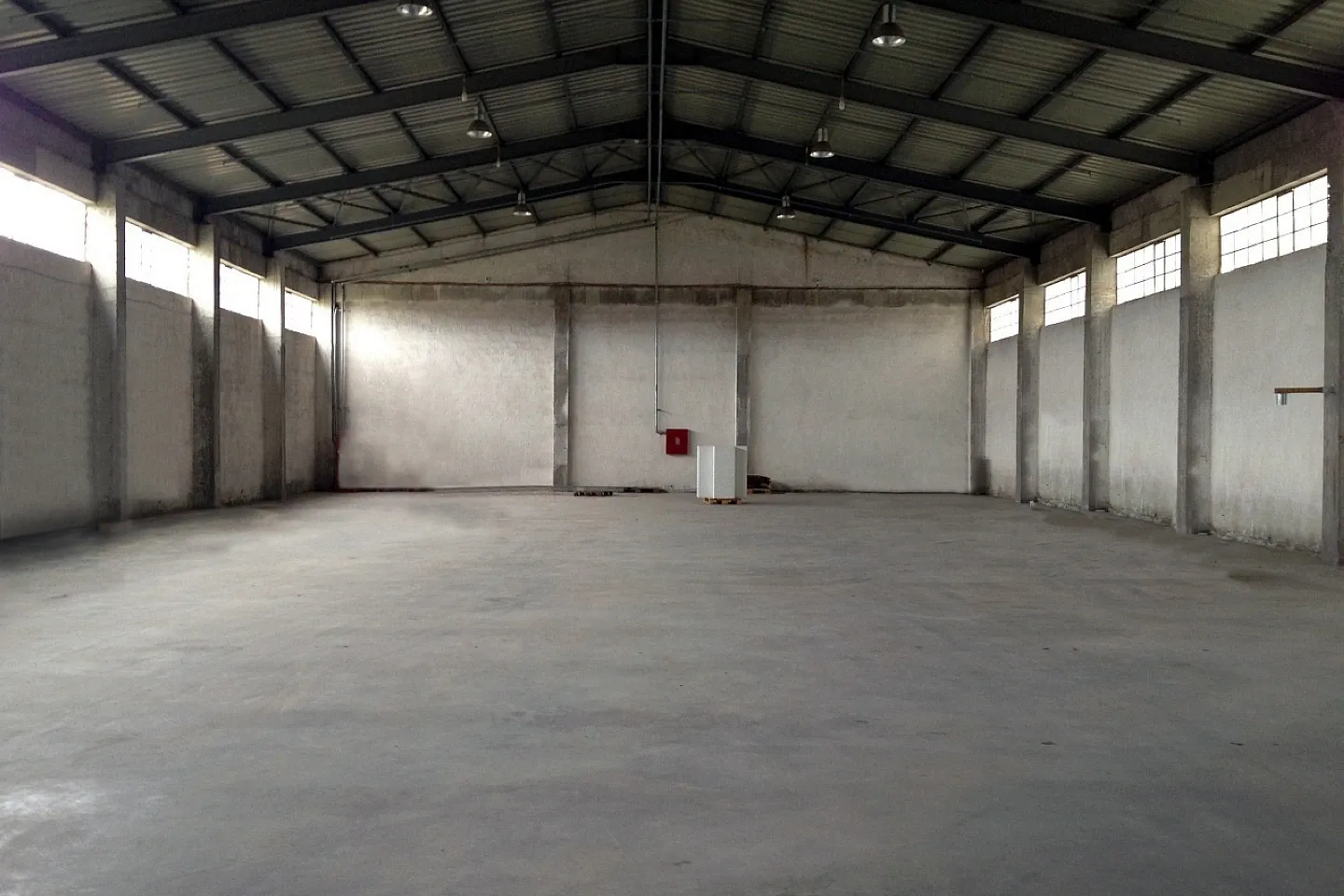 Aspropyrgos warehouse logistics 1.300 sq.m, for rent - photo 1 of 1