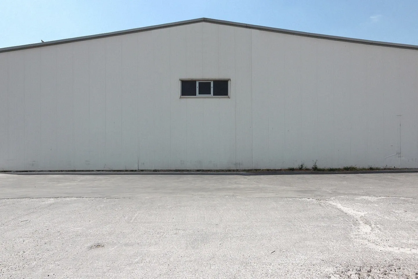 Acharnes-Menidi warehouse logistics 1.200 sq.m, for rent - photo 1 of 2