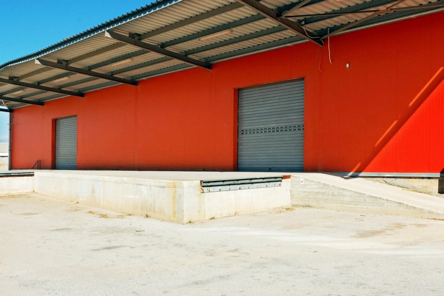 Aspropyrgos industrial warehouse 2.000 sq.m, for rent - photo 1 of 4